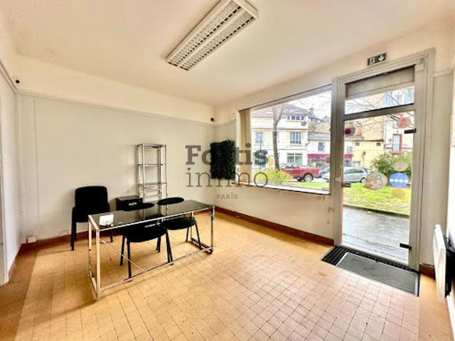 Local Commercial vente à Melun, Vaux-le-pénil