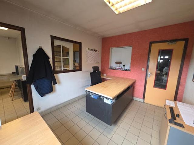 Local Commercial vente à Moulins, Limoise