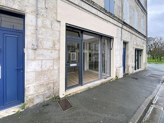 Local Commercial vente à Rochefort
