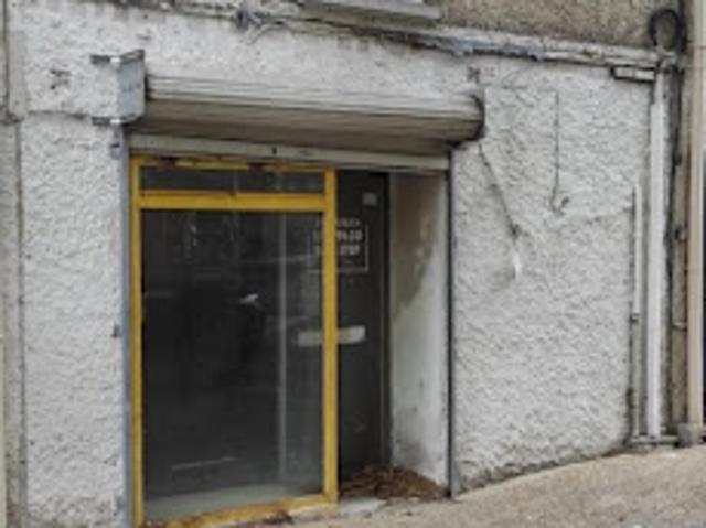 Local Commercial vente à Milhaud, Gard