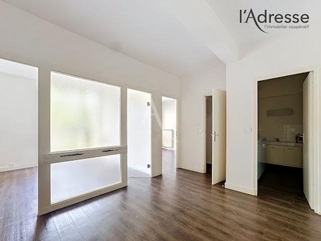 Local Commercial vente à Nanterre, Puteaux