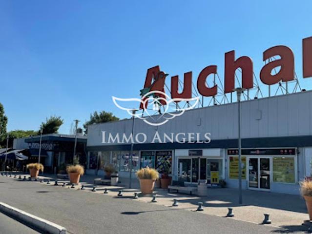 Local Commercial vente à Aubagne, La Coueste