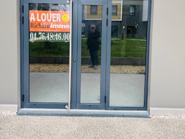 Local Commercial vente à Grenoble, Crolles