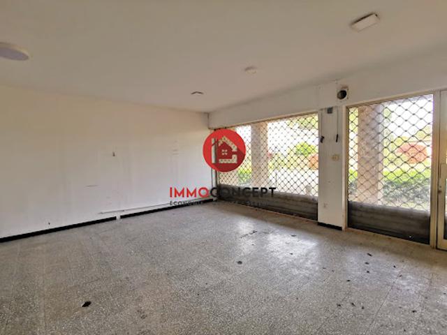 Local Commercial vente à Nîmes, Laudun-l'ardoise