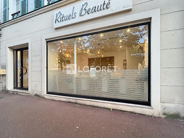 Local Commercial vente à Saint-Germain-en-Laye, Croissy-sur-seine