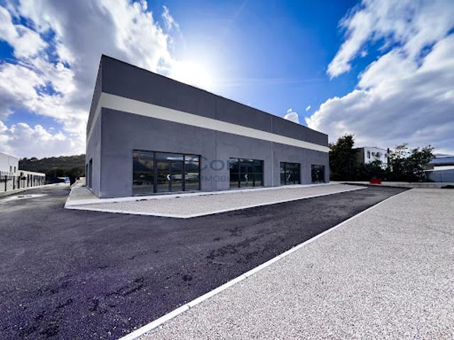 Local Commercial vente à Ajaccio, Sarrola-carcopino