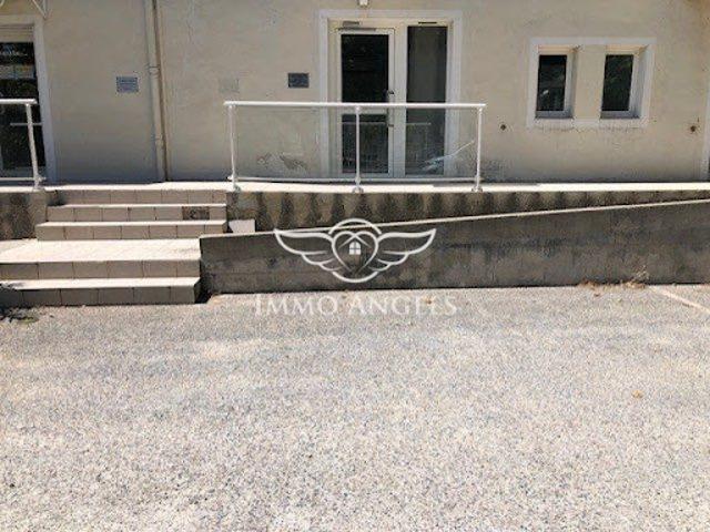 Local Commercial vente à Carpentras, Valréas