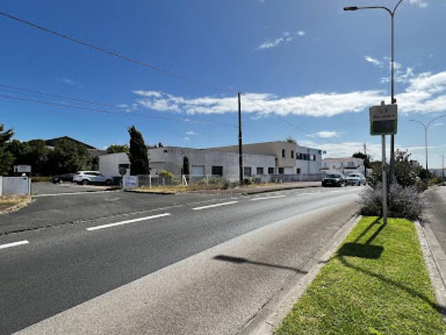 Local Commercial vente à Rochefort, Royan