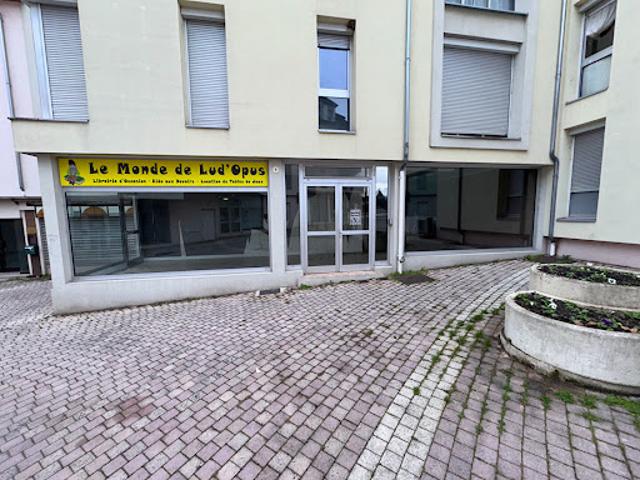 Local Commercial vente à Autun, Le Creusot