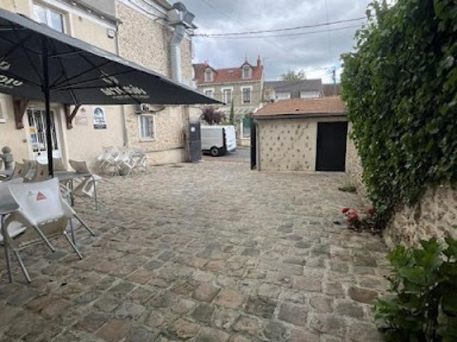 Local Commercial vente à Étampes, Dourdan