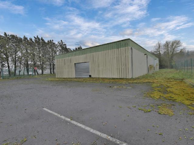 Local Commercial vente à La Flèche, La Chartre-sur-le-loir