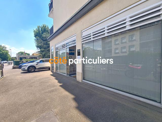 Local Commercial vente à Saint-Germain-en-Laye, Saint-germain-en-laye