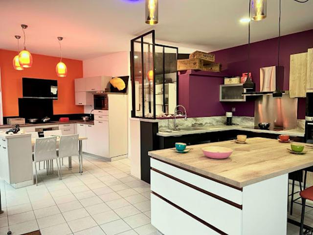 Local Commercial vente à Villefranche-sur-Saône, Rhône