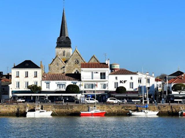 Local Commercial vente à Les Sables-d'Olonne, Saint-gilles-croix-de-vie