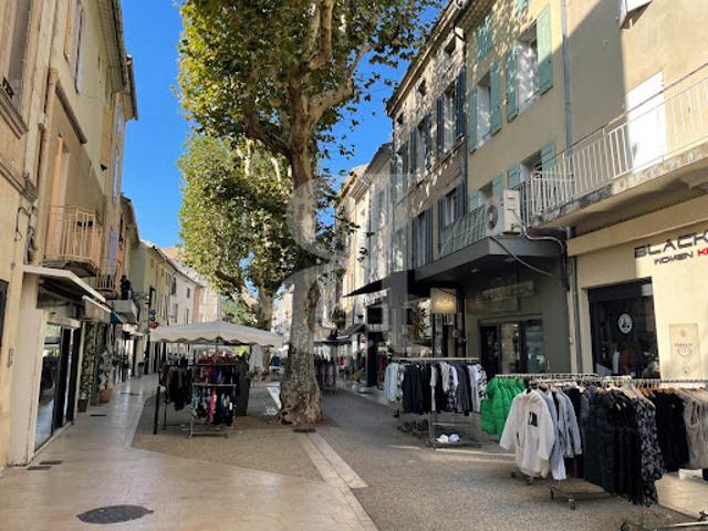Local Commercial vente à Carpentras, Vaison-la-romaine