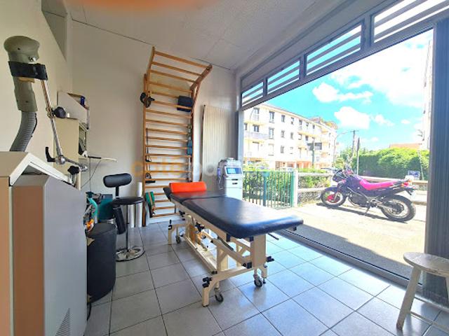 Local Commercial vente à Saint-Germain-en-Laye, Saint-germain-en-laye