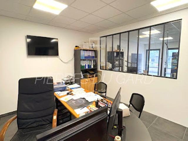 Local Commercial vente à Nîmes, Uzès