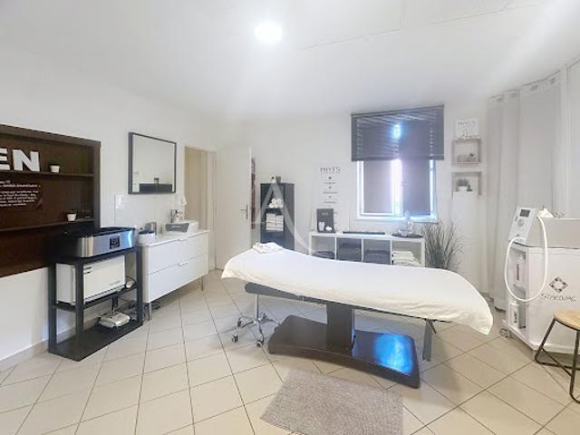 Local Commercial vente à Bourg-en-Bresse, Manziat