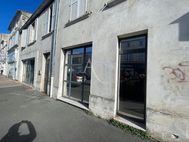 Local Commercial vente à Rochefort
