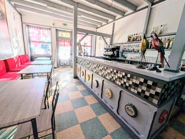 Local Commercial vente à Biouze, Saint-Germain-Laval