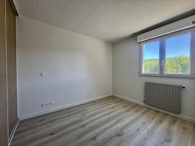 Local Commercial vente à Annecy, Thorens-glières
