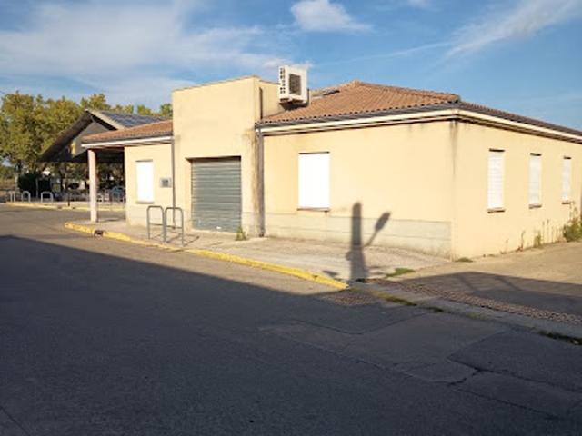 Local Commercial vente à Jonquières-Saint-Vincent, Gard