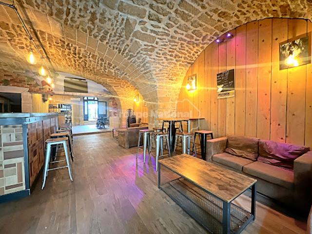 Local Commercial vente à Nîmes, Sommières