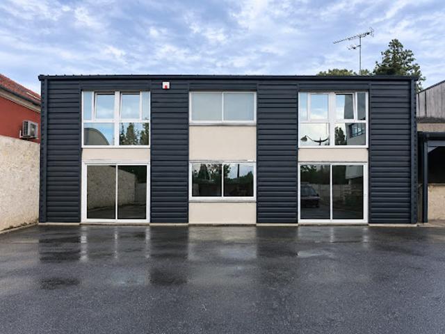 Local Commercial vente à Séraucourt, Bourges