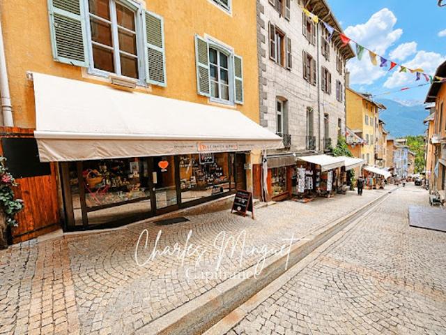 Local Commercial vente à Briançon