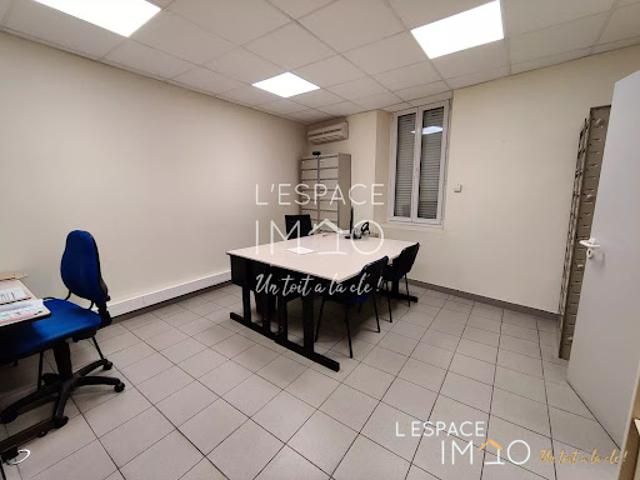 Local Commercial vente à Apt, Cavaillon