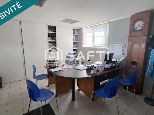 Local Commercial vente à Saintes