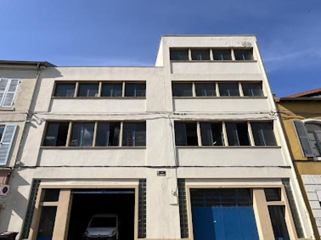 Local Commercial vente à Roanne, Loire