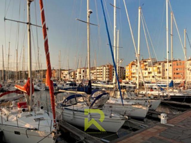 Local Commercial vente à Béziers, Agde