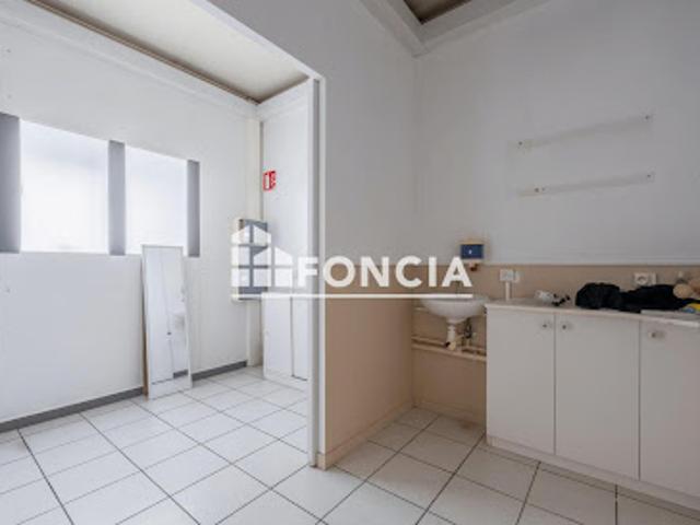 Local Commercial vente à Angoulême, Aignes-et-puypéroux