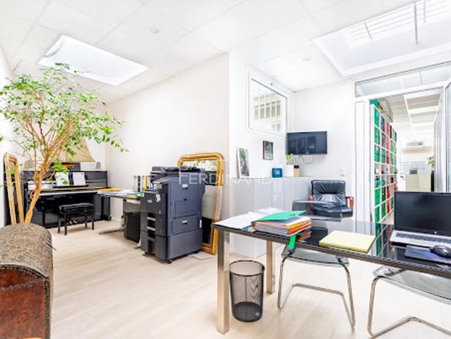 Local Commercial vente à Paris, Île-de-France