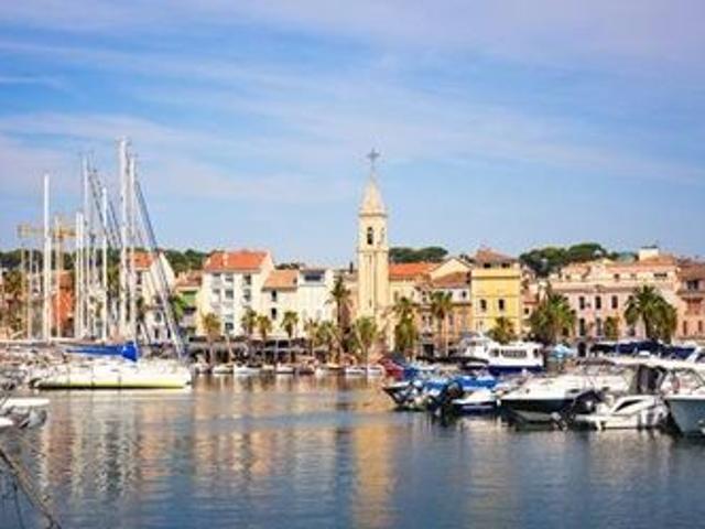 Local Commercial vente à Arrondissement de Toulon, Sanary-sur-mer