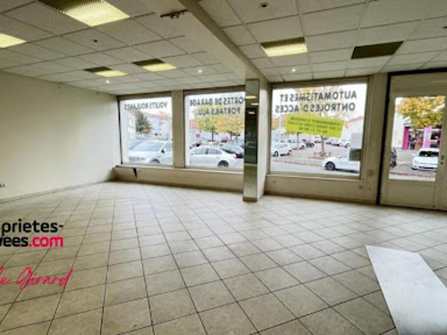 Local Commercial vente à Roanne, Loire