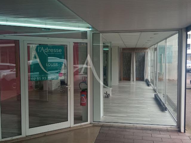Local Commercial vente à Les Sables-d'Olonne, Challans