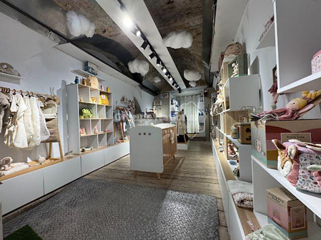 Local Commercial vente à Nîmes, Sommières