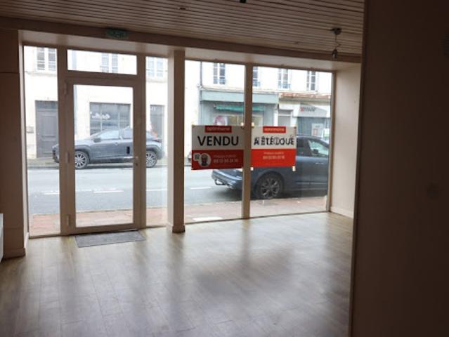 Local Commercial vente à Rochefort
