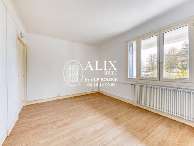 Local Commercial vente à Versailles, Vélizy-villacoublay