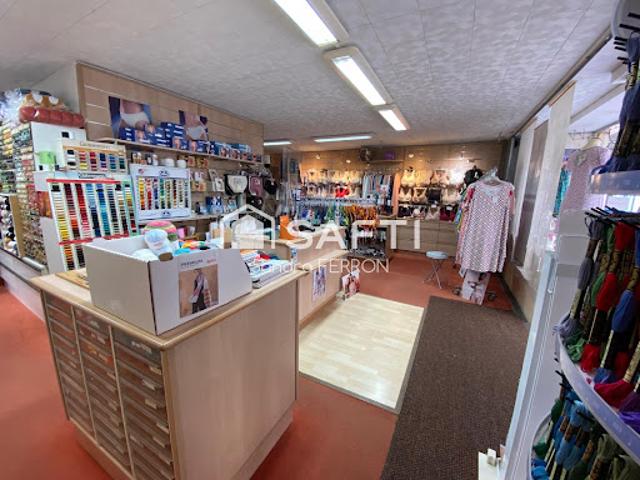 Local Commercial vente à Saint-Jean-d'Angély, Saint-jean-d'angély