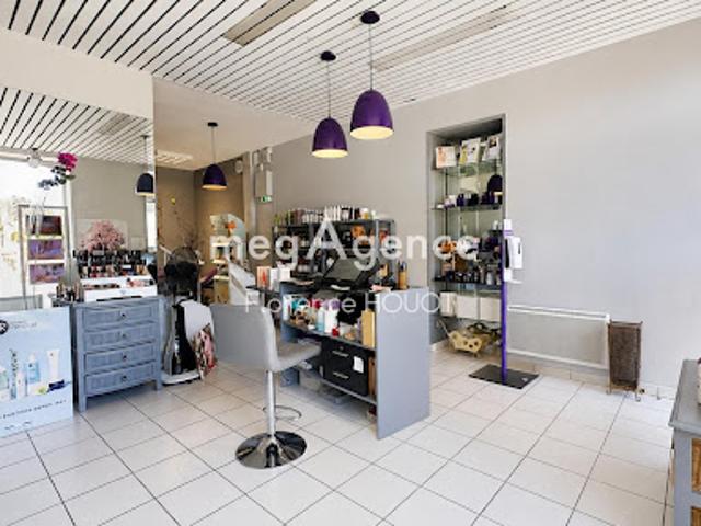 Local Commercial vente à Nantes, Monnières