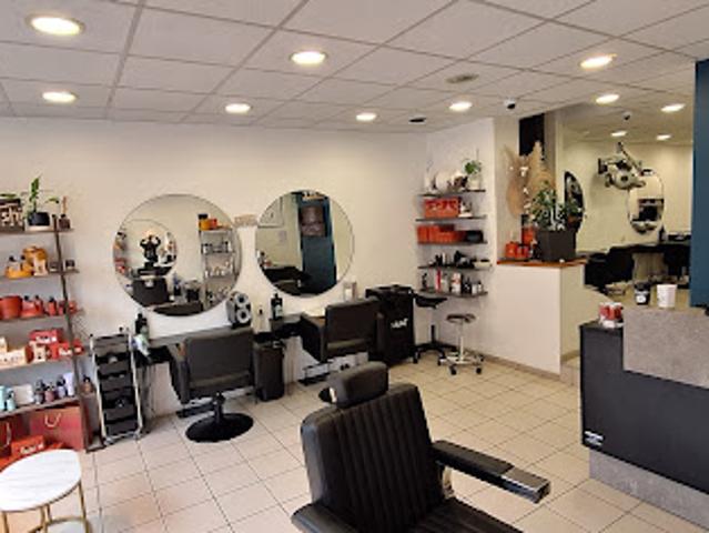 Local Commercial vente à Sens