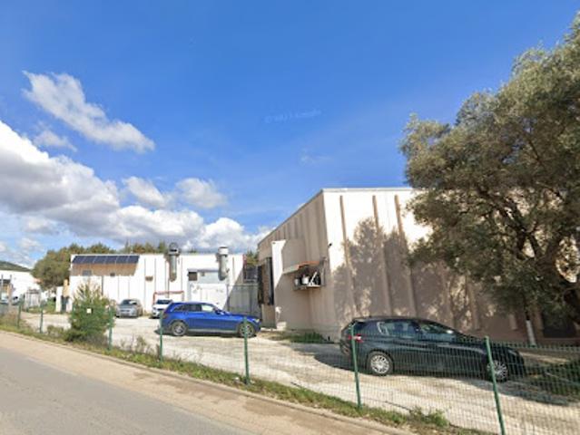 Local Commercial vente à Arrondissement de Toulon, Solliès-pont