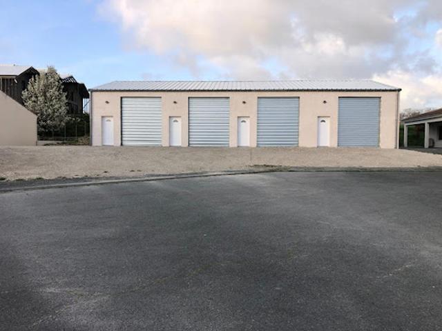 Local Commercial vente à Saintes
