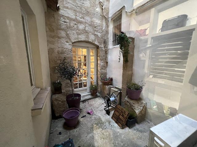 Local Commercial vente à Béziers, Pézenas