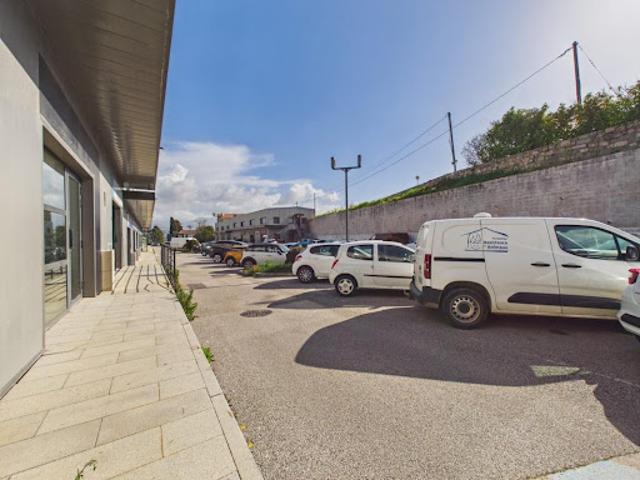 Local Commercial vente à Ajaccio, Sarrola-carcopino