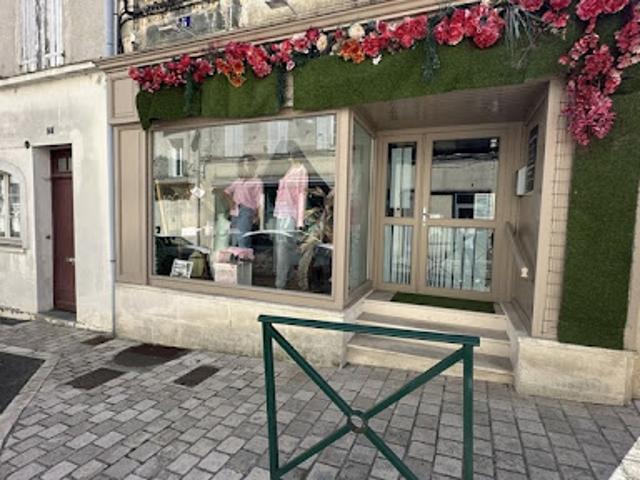 Local Commercial vente à Cognac, Barbezieux-saint-hilaire
