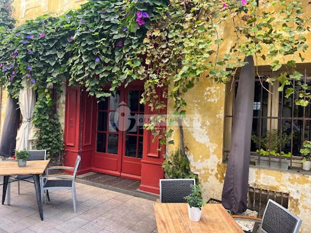 Local Commercial vente à Arles